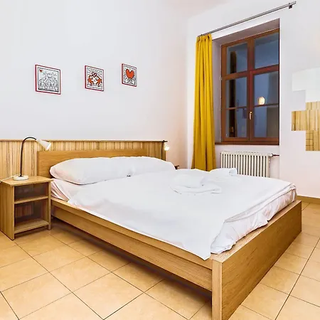 Apartamento Ginosi Elema Apartel Praga