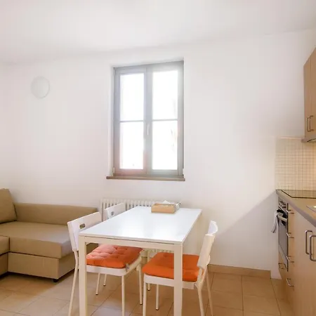 Apartamento Ginosi Elema Apartel Praga