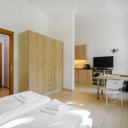 Ginosi Elema Apartel Praga