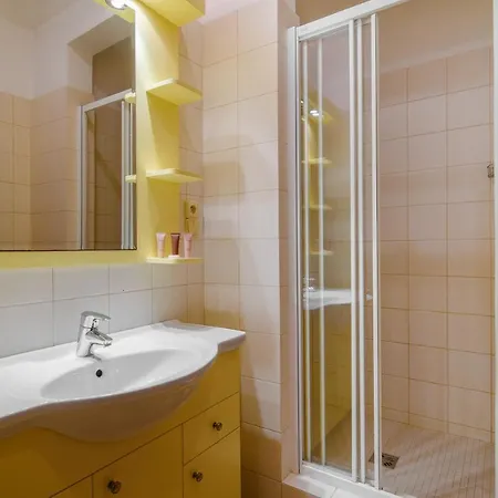 Ginosi Elema Apartel Apartamento Praga